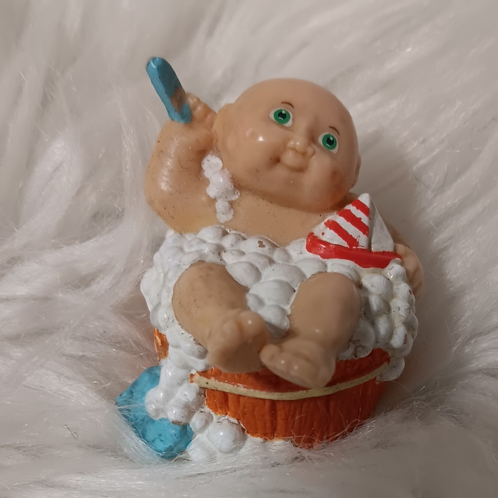 Tiny little cabbage patach baby vintage